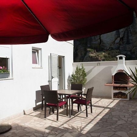 Apartments And Rooms Robi Подстрана Екстериор снимка