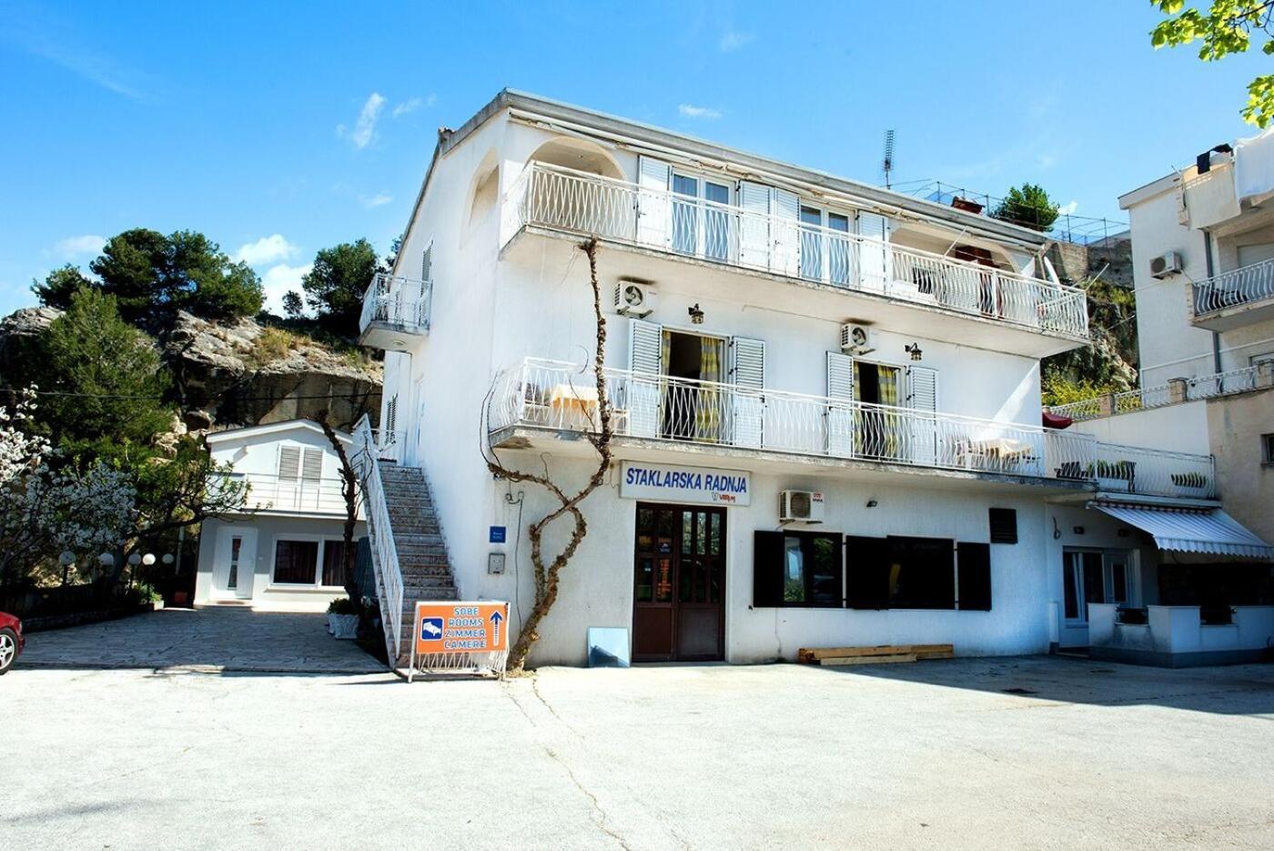 Apartments And Rooms Robi Подстрана Екстериор снимка