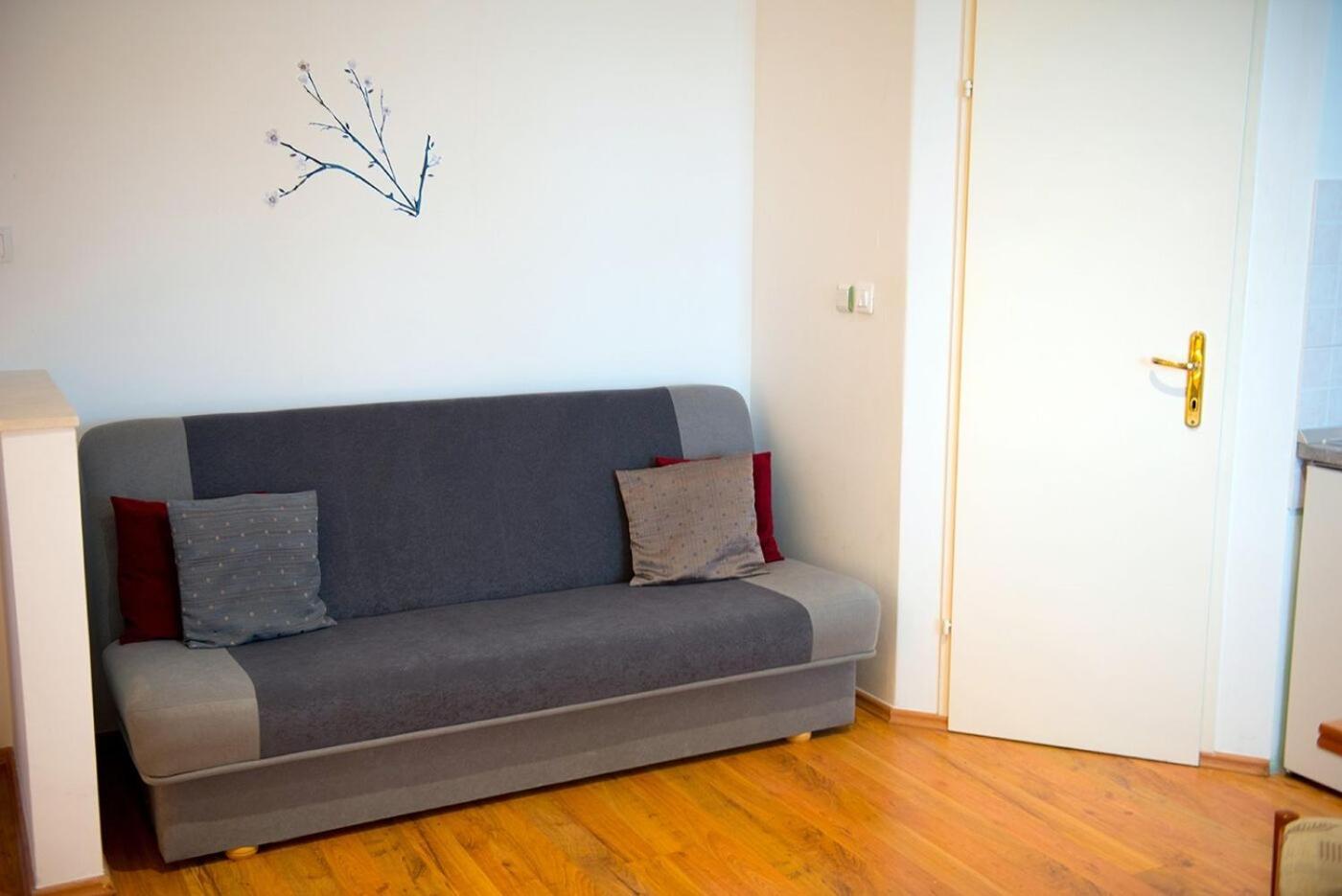 Apartments And Rooms Robi Подстрана Екстериор снимка