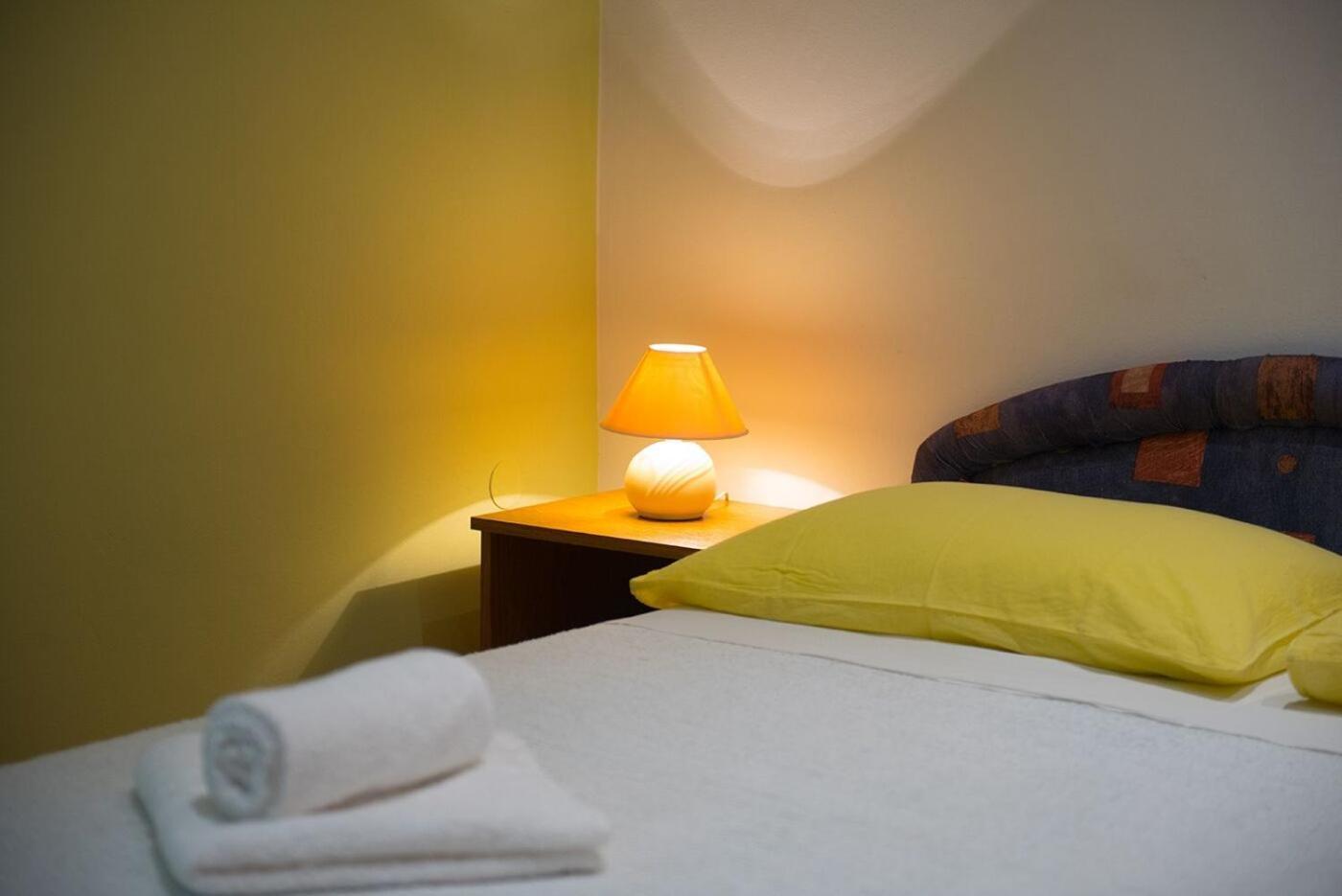 Apartments And Rooms Robi Подстрана Екстериор снимка