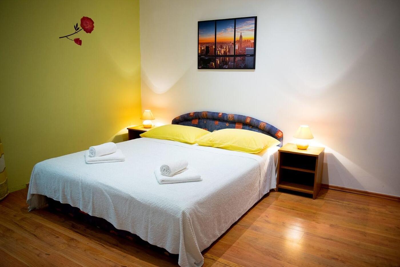 Apartments And Rooms Robi Подстрана Екстериор снимка